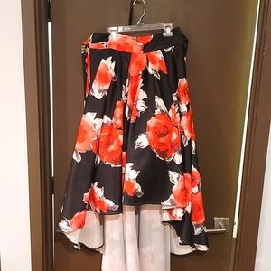 Gorgeous high low skirt. Size medium.